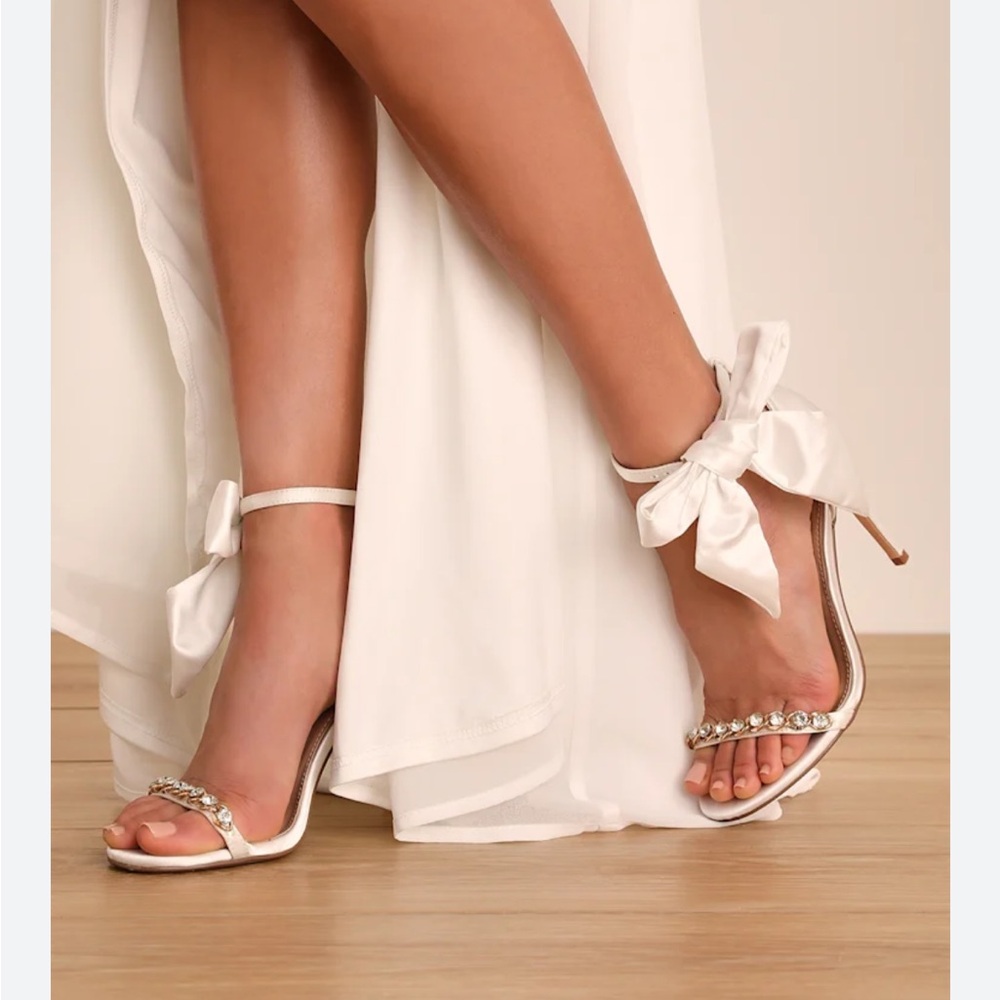 Lulus Prins ivory Satin Bow Rhinestone High Heel Sandals sz 7.5 bridal‎